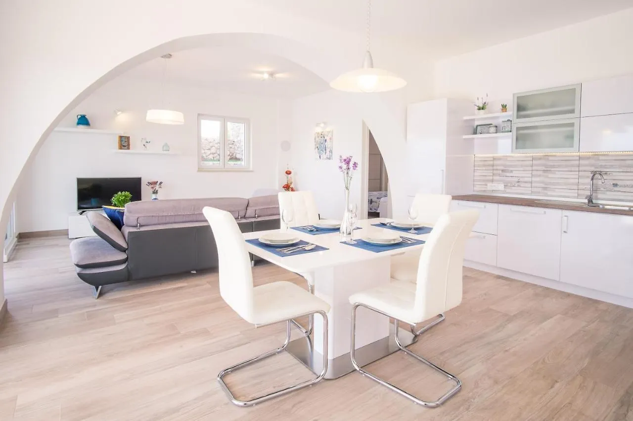 Sasa Vrbnik Apartment Croatia